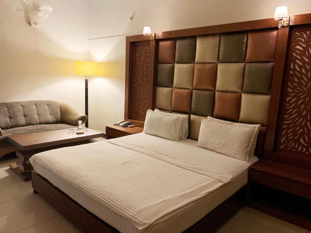 Hotel Μουλτάν Εξωτερικό φωτογραφία